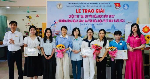 2. Trao Giai Nhi cuoc thi.jpg